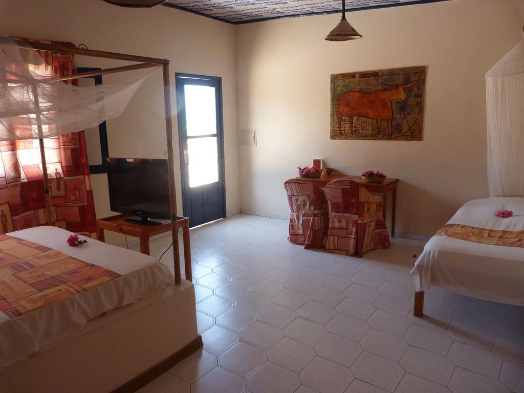 Hotel Mermoz Saint-Louis Exterior foto
