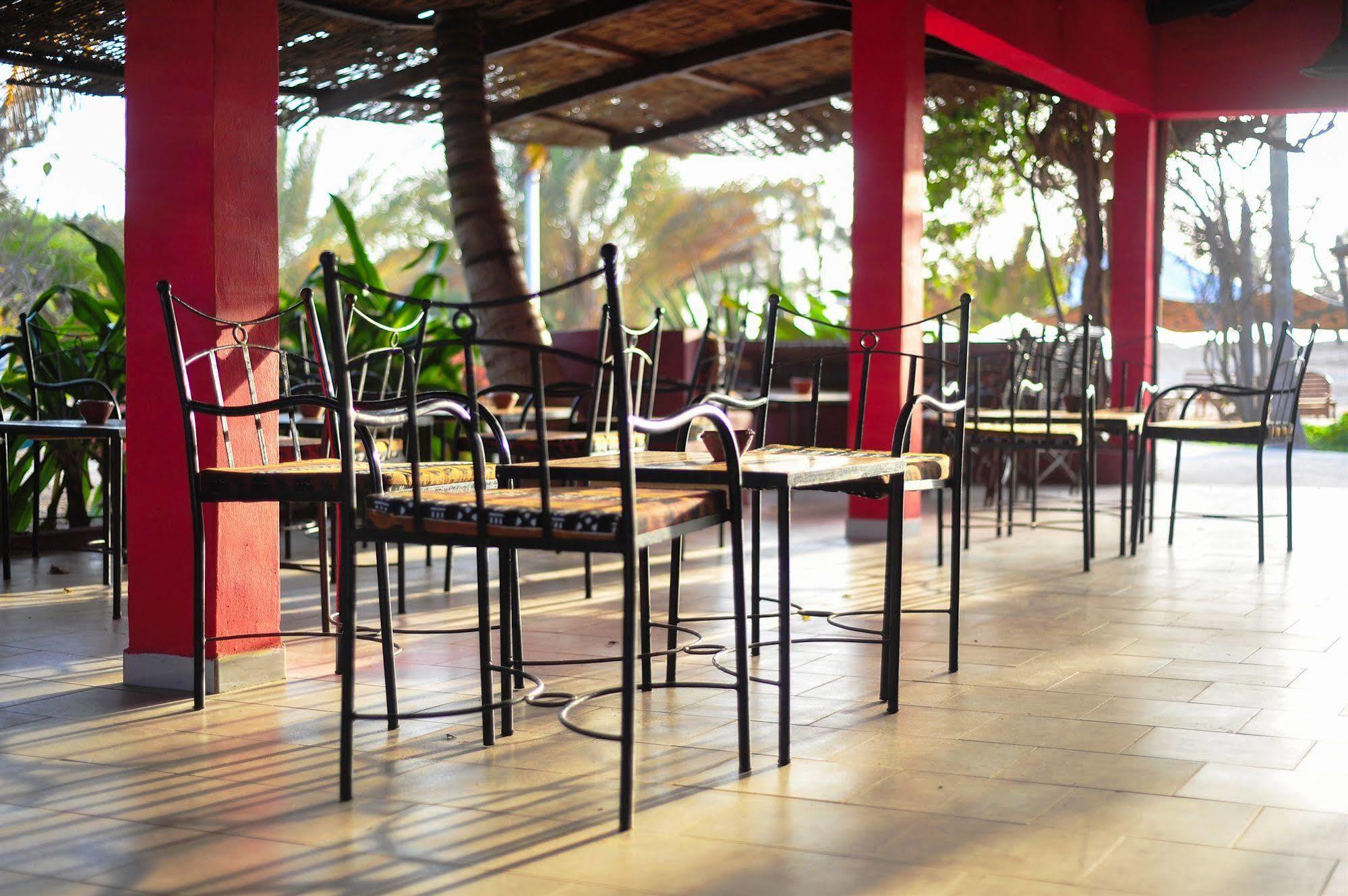 Hotel Mermoz Saint-Louis Exterior foto